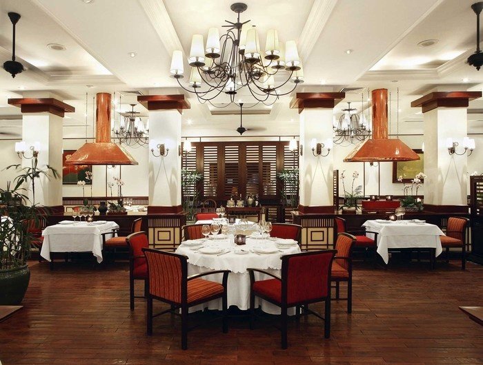Phòng ăn khách sạn kiểu Pháp